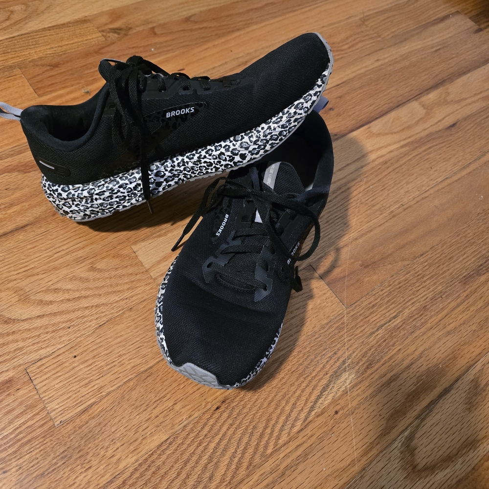Brooks Black and White Sneakers